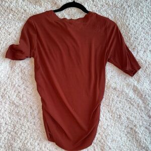 By Together Rust Ribbed/Scrunched Short Sleeve Top